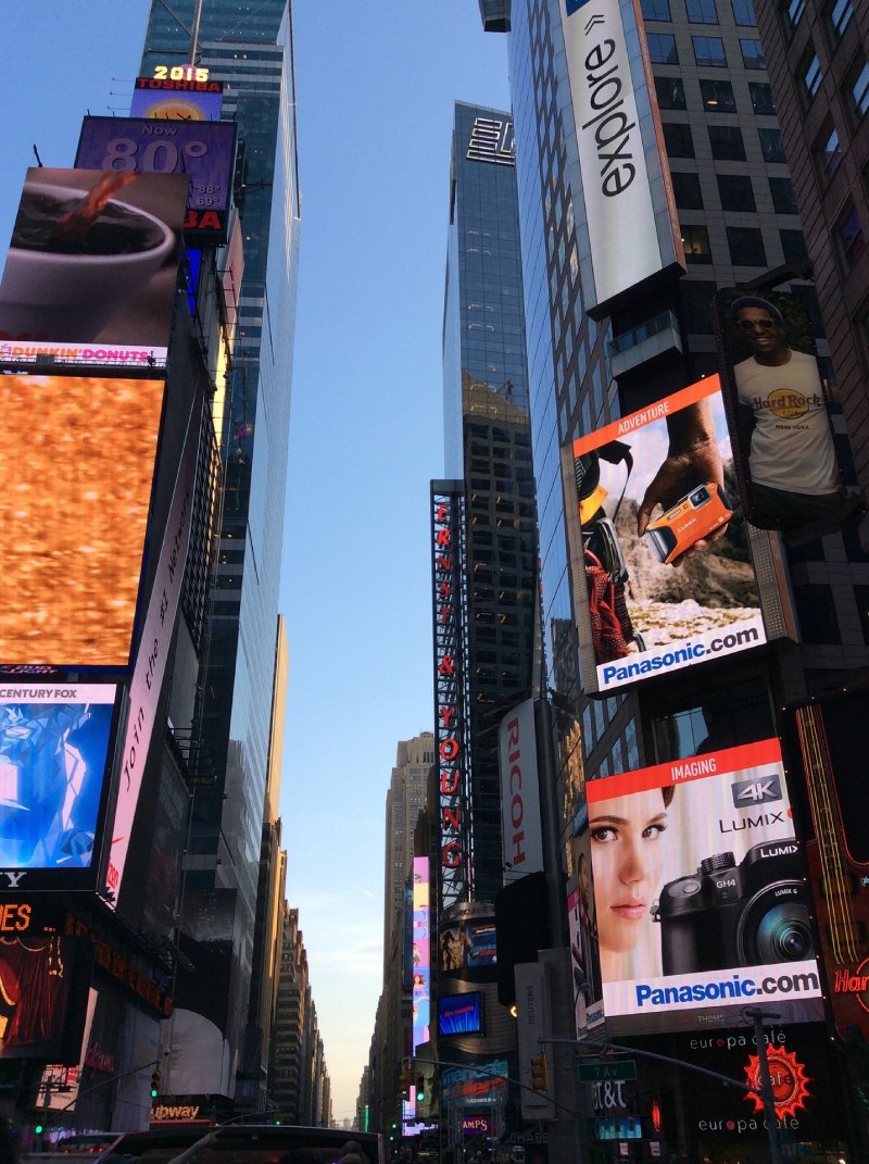 times square new york digital advertising
